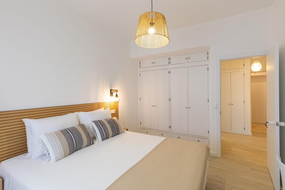 Bed, Photo of the whole room, Bedroom, wardrobe