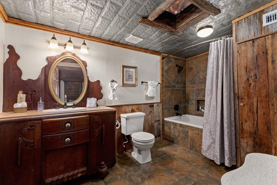 #6 The Root Cellar House in New Braunfels