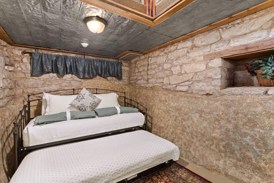 #6 The Root Cellar House in New Braunfels