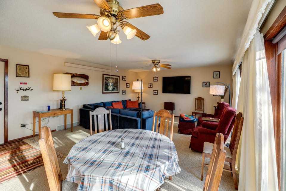 Long Pine Home: 2 Mi to State Recreation Area House in Nebraska