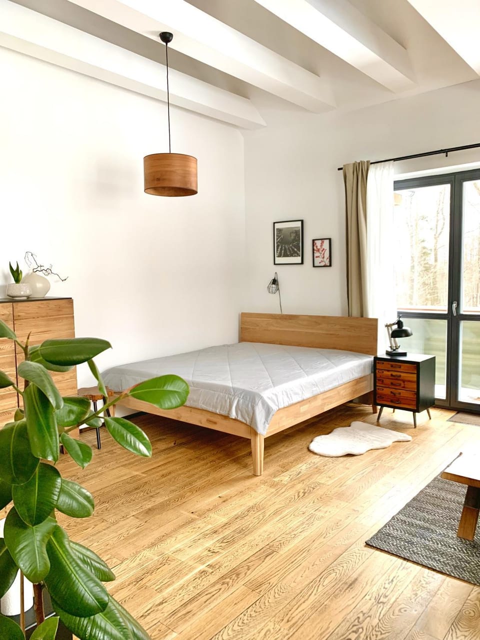 Photo of the whole room, Seating area, Bedroom