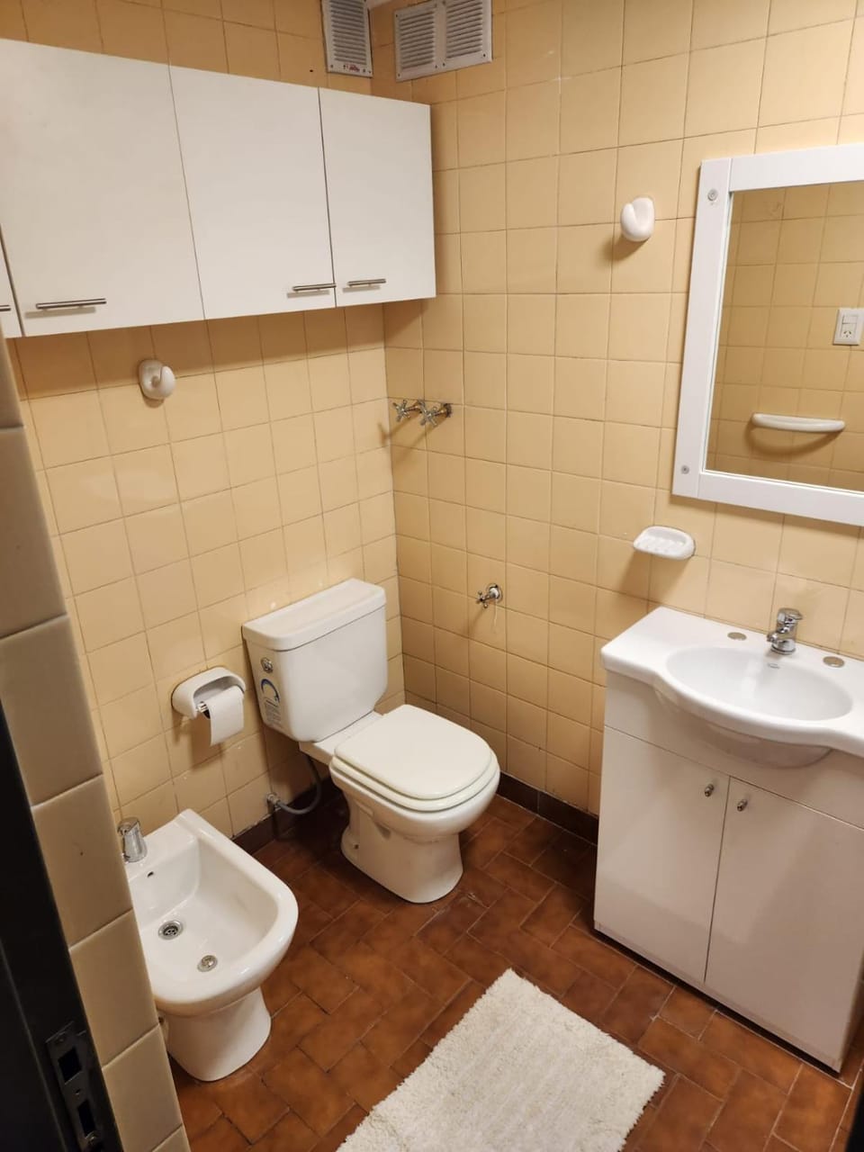 Shower, Toilet, Bathroom, bidet, towels