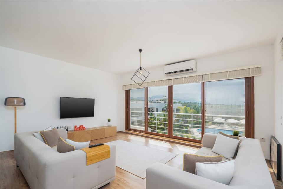 TV and multimedia, Living room, Seating area, air conditioner