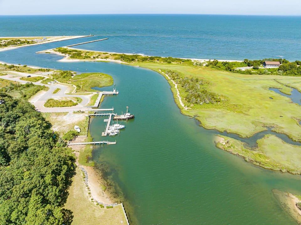 Nature's Paradise: Private Dock & Water Views House in Mattituck