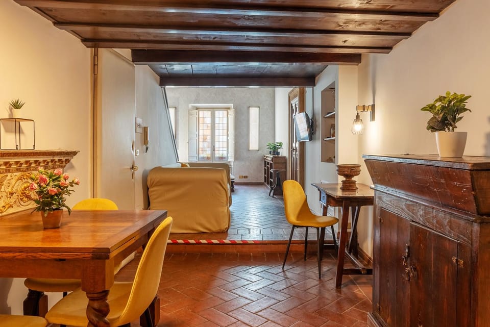 Historical Loft at Campo de Fiori Apartment in Rome