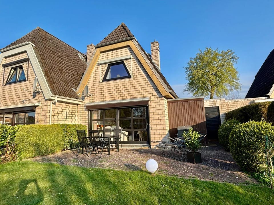 Property building, Garden