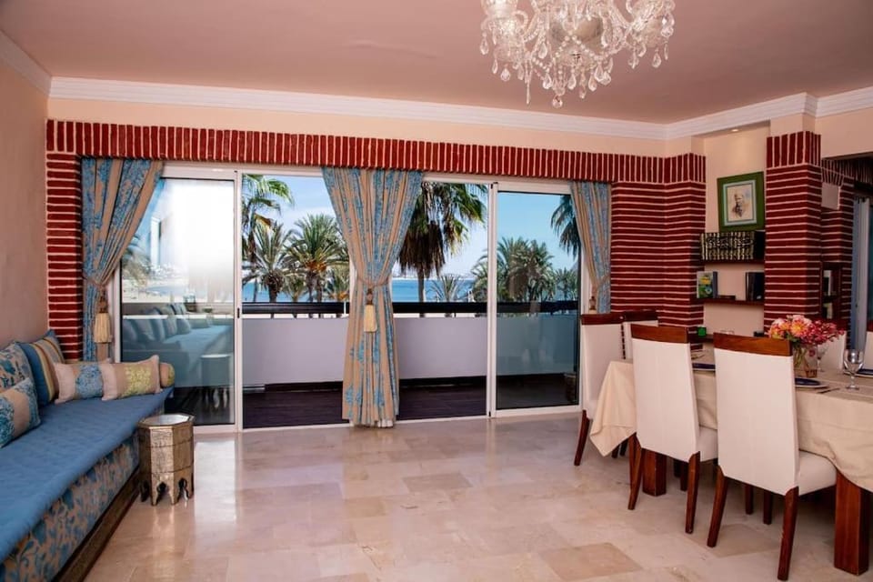 Patio, View (from property/room), Balcony/Terrace, Living room, Seating area, Dining area