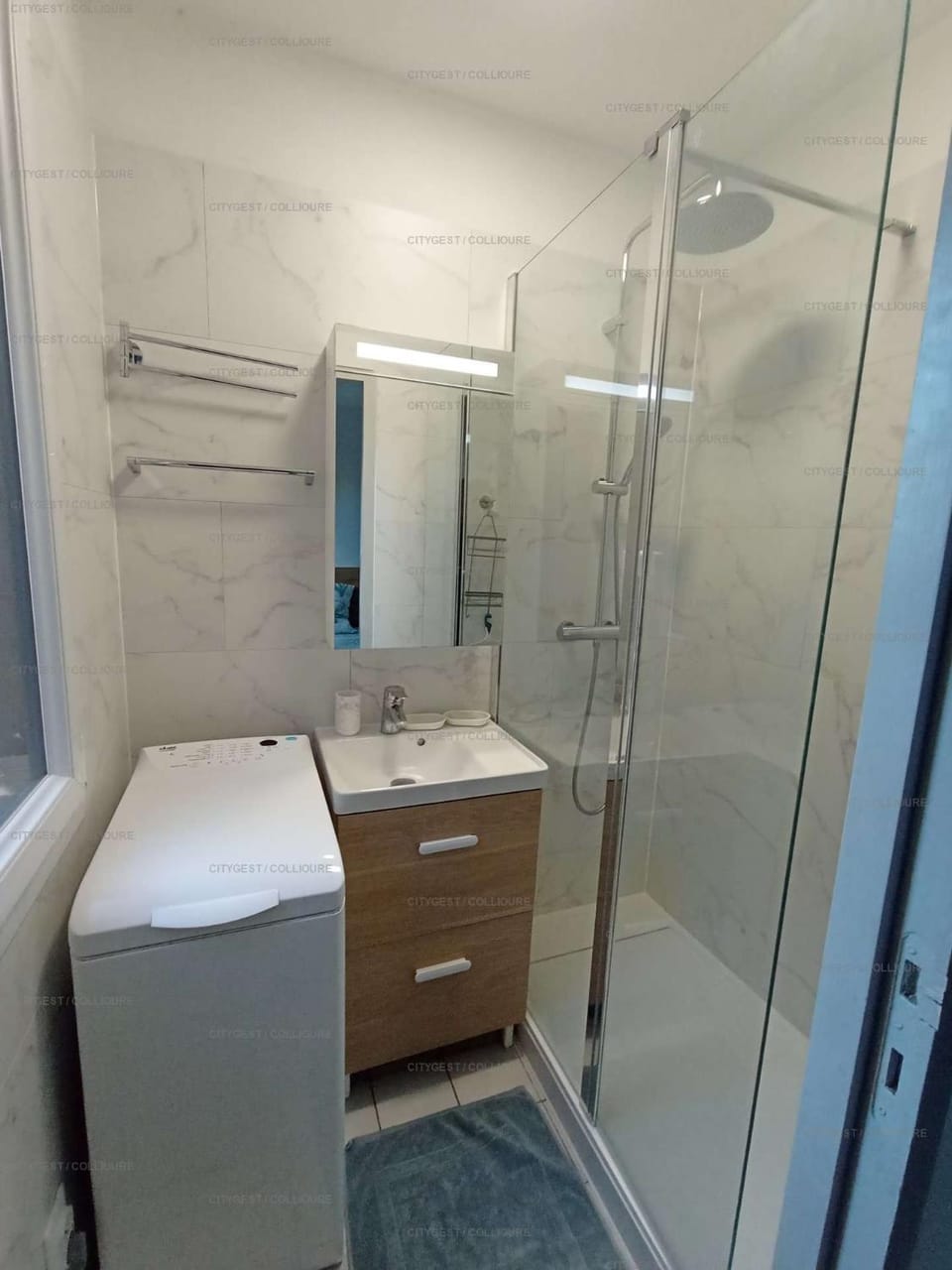 Shower, Bathroom, washing machine