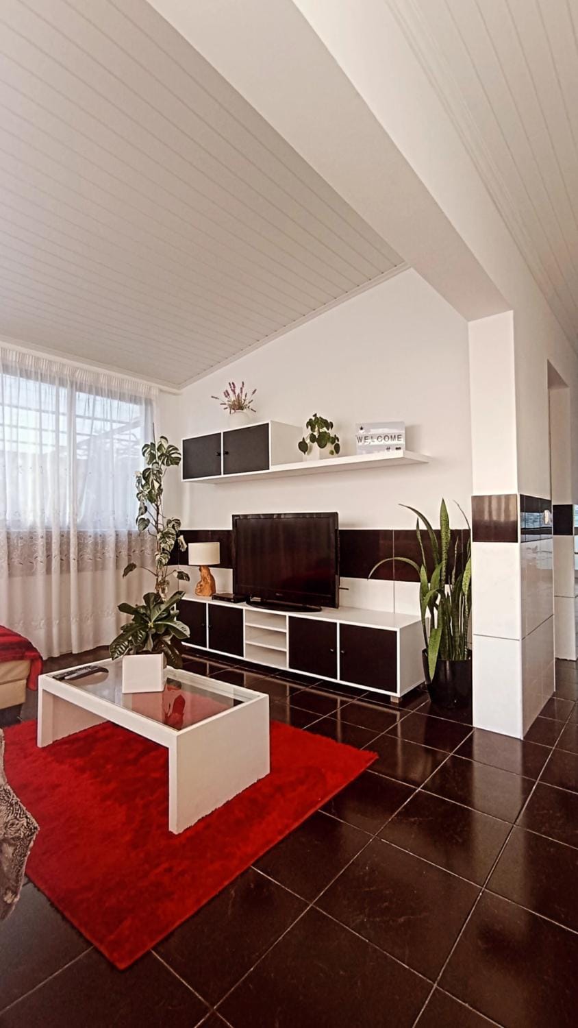 Communal lounge/ TV room, TV and multimedia, Living room