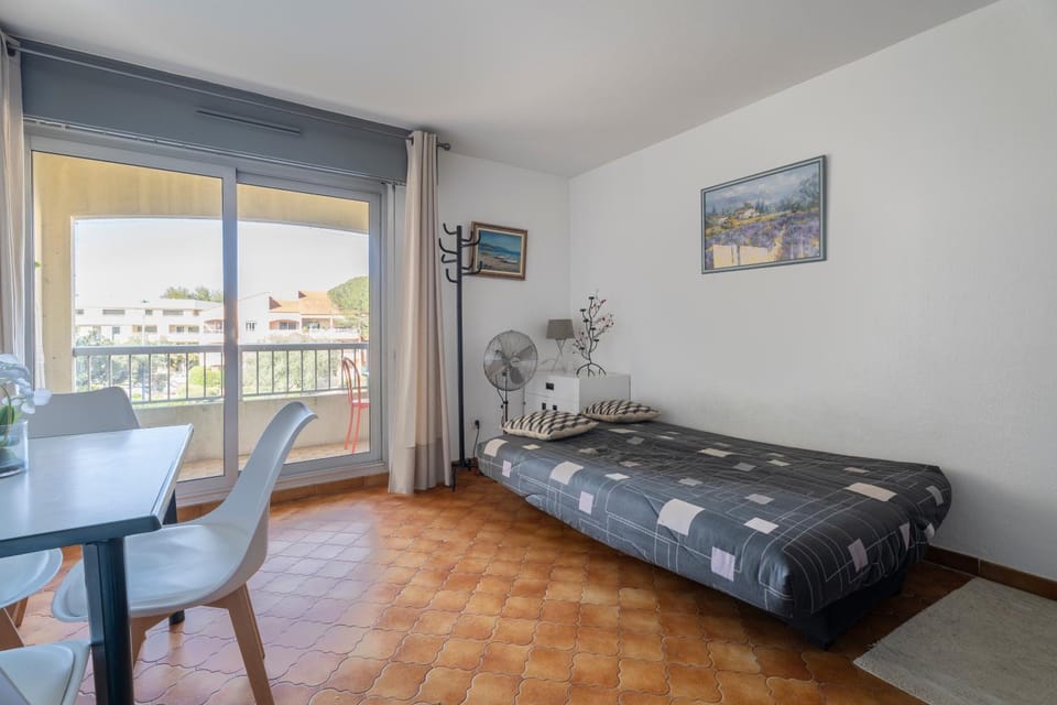 Property building, Living room, Bedroom