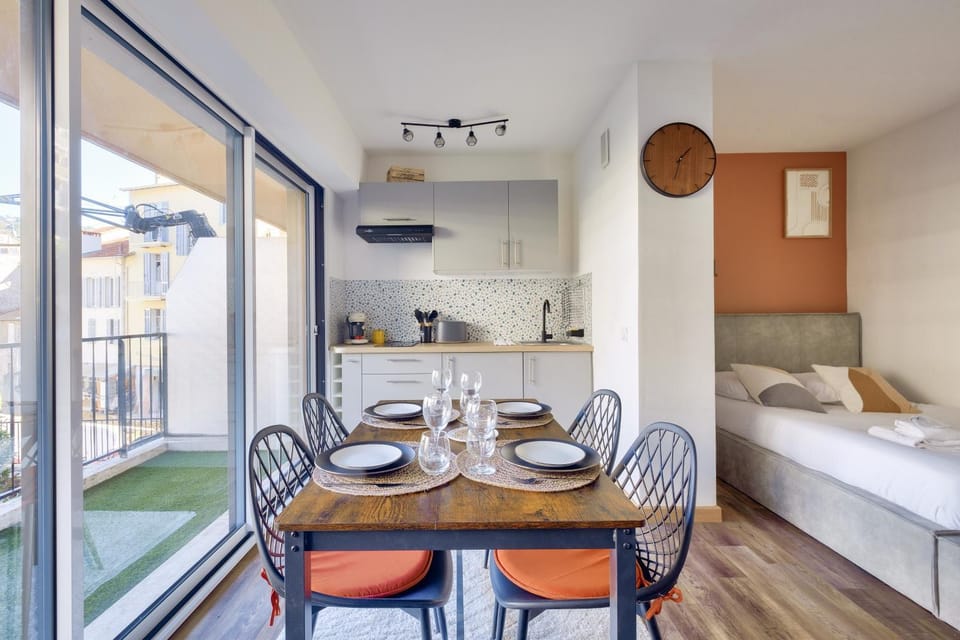 Magnifique studio avec terrasse au cœur de Cannes Apartment in Cannes