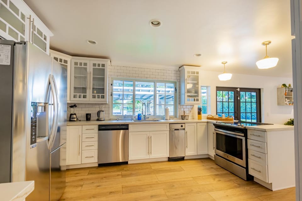 Kitchen or kitchenette, dishwasher, minibar, oven, pet friendly, stove