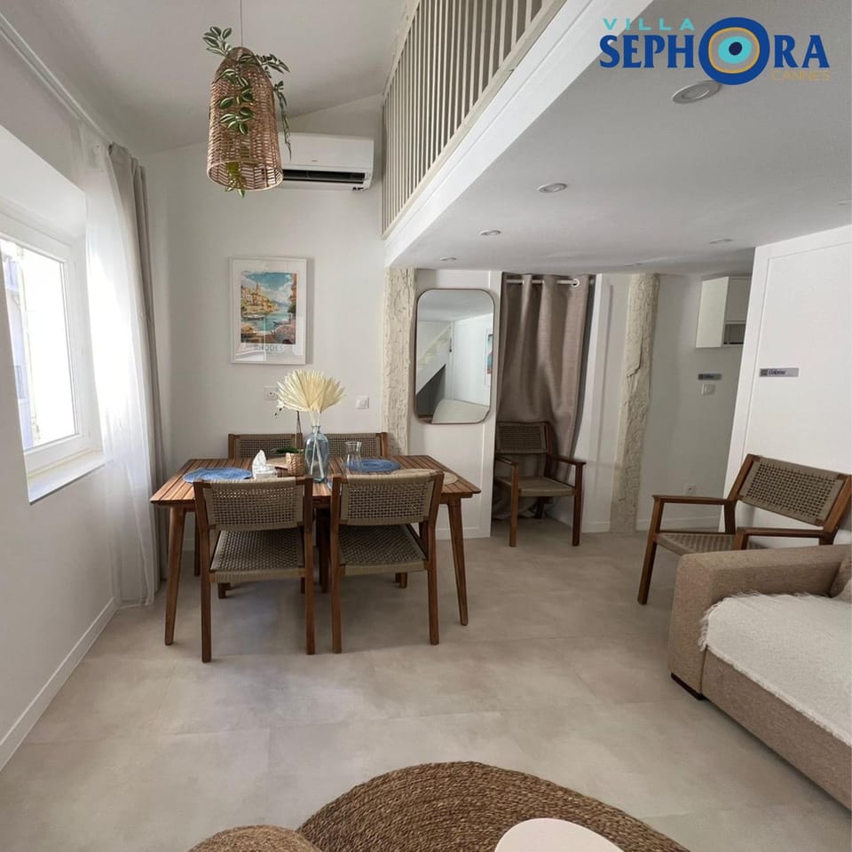 Living room, Seating area, Dining area, air conditioner