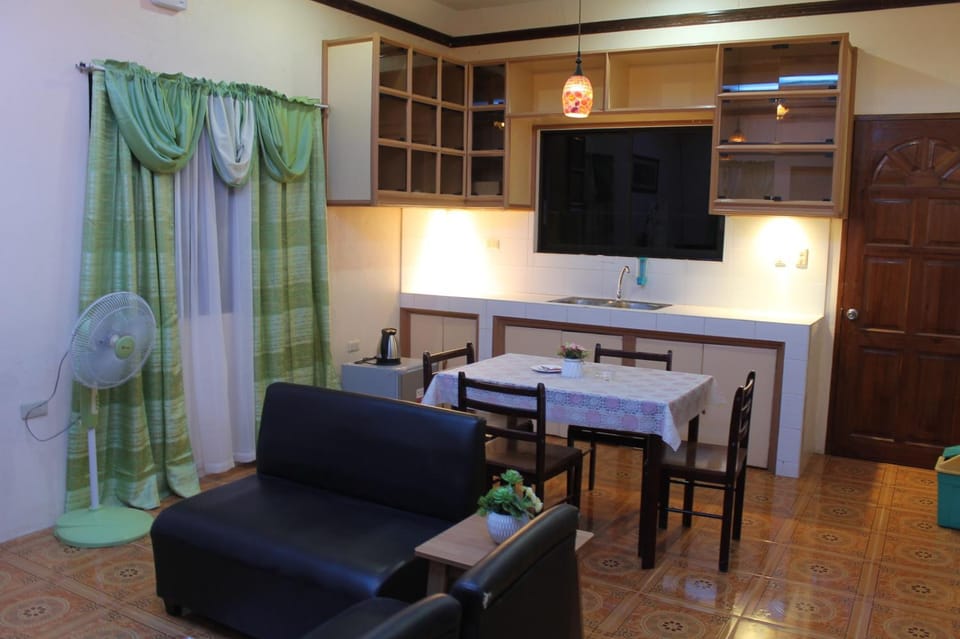 Kojie Guest House Hotel in Central Visayas
