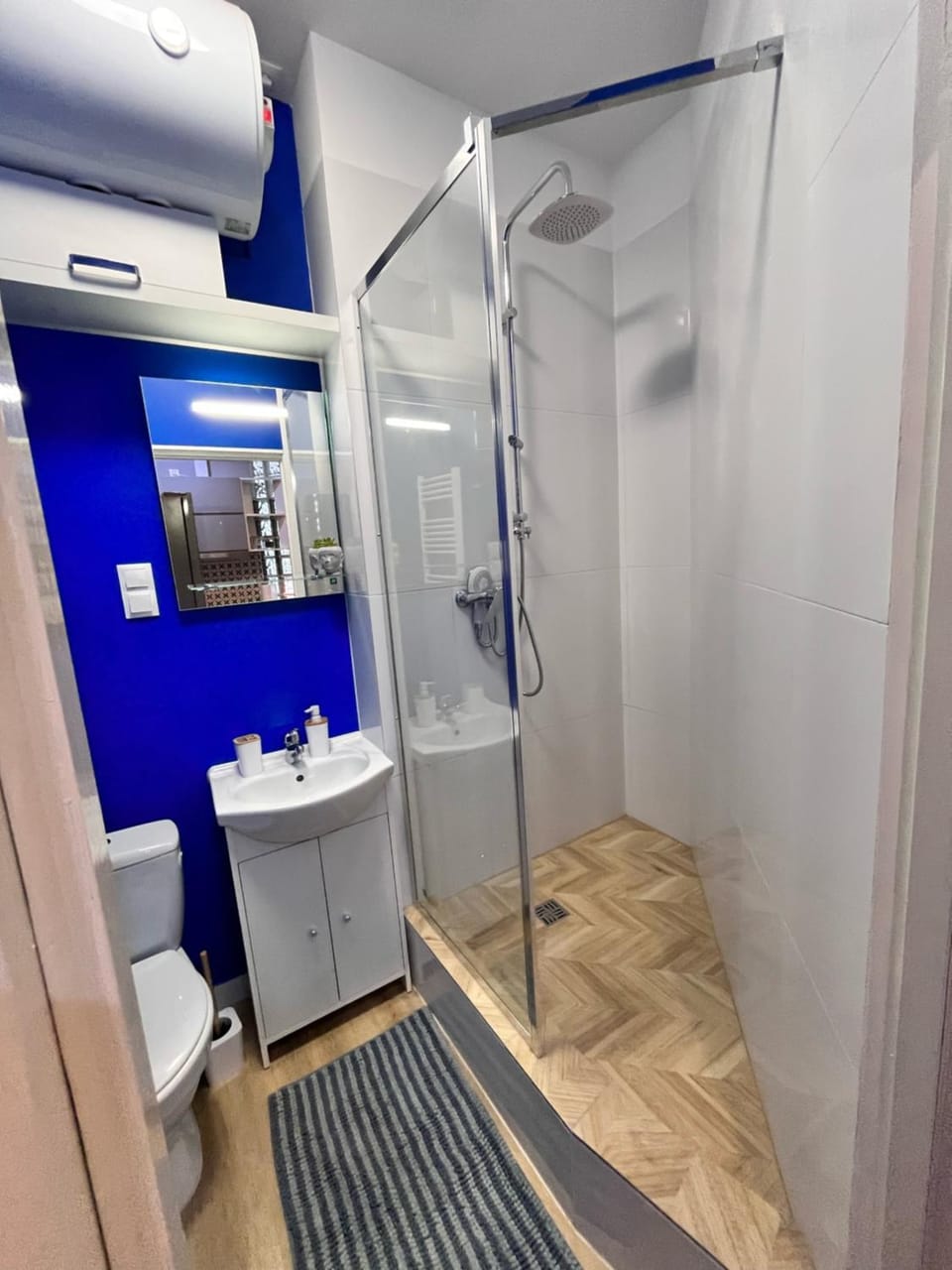 Shower, Toilet, Bathroom