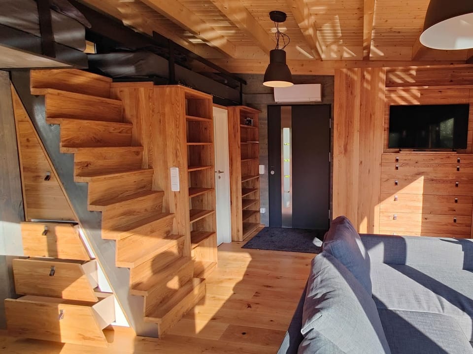 Living room, Photo of the whole room