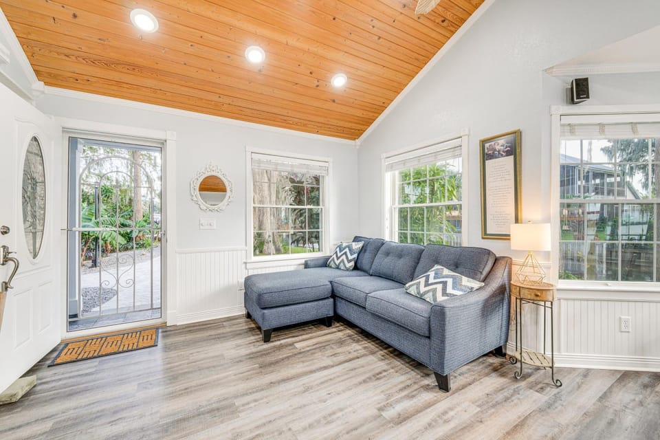 Hot Tub & Fire Pit: Lakefront Home on Lake Eloise Apartment in Winter Haven