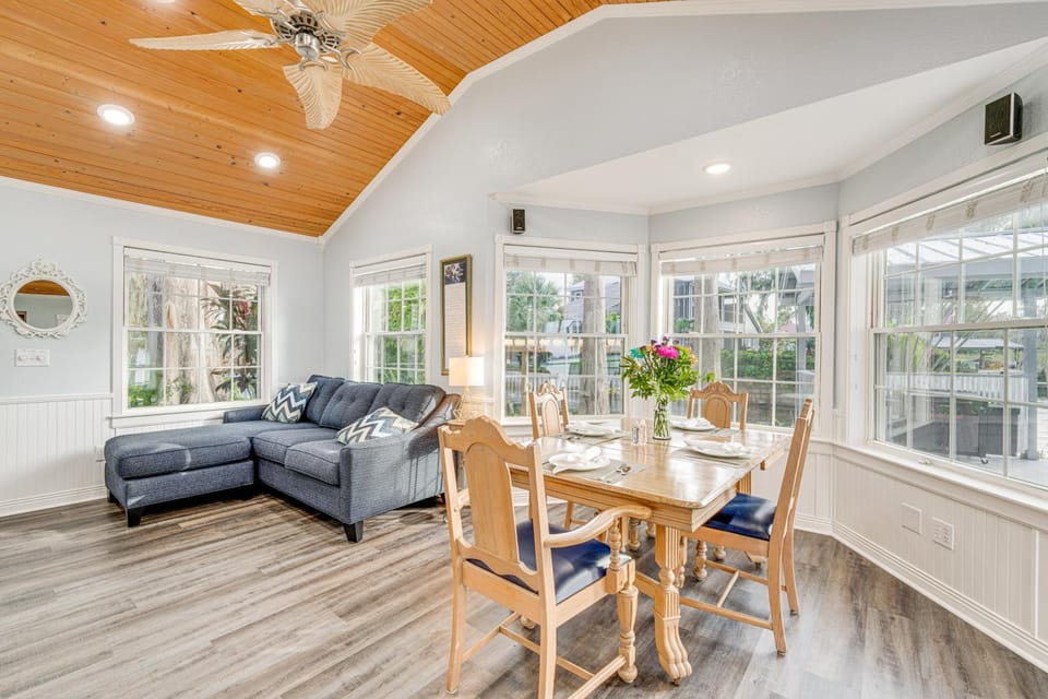 Hot Tub & Fire Pit: Lakefront Home on Lake Eloise Apartment in Winter Haven