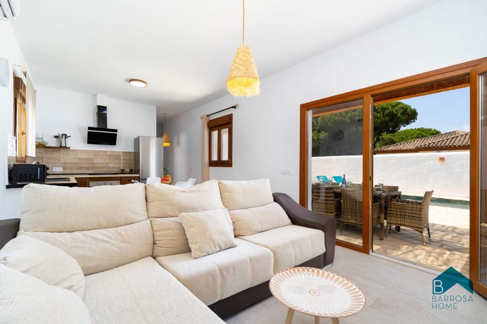 Villa Sur BARROSAHOME Villa in Chiclana de la Frontera