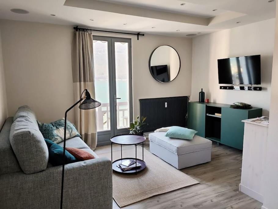 Communal lounge/ TV room, TV and multimedia, Living room, Seating area