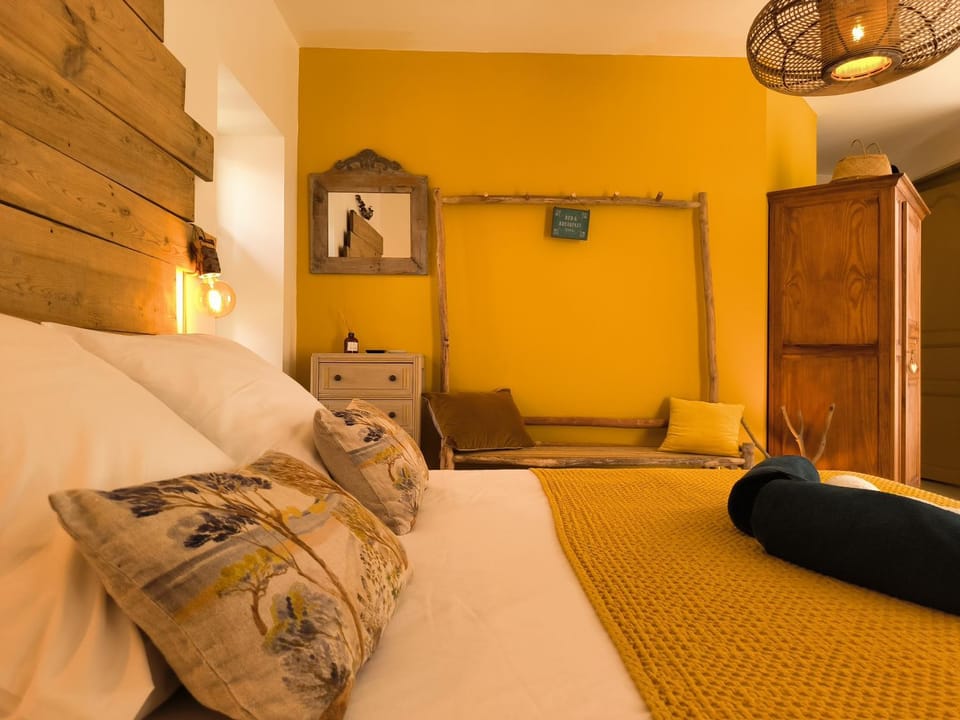Bed, Bedroom, towels, wardrobe