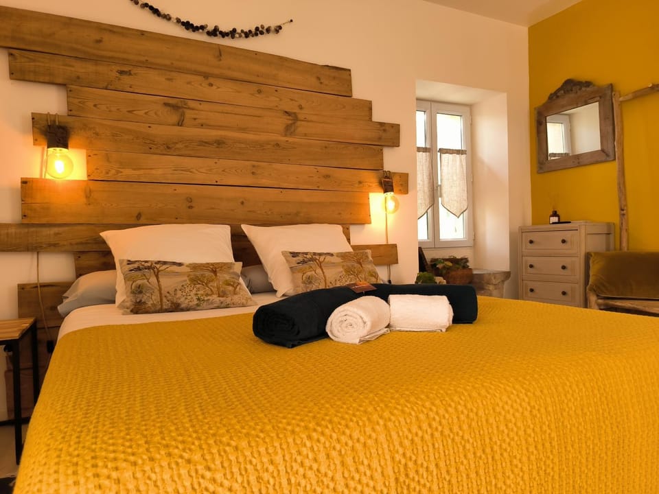 Bed, Bedroom