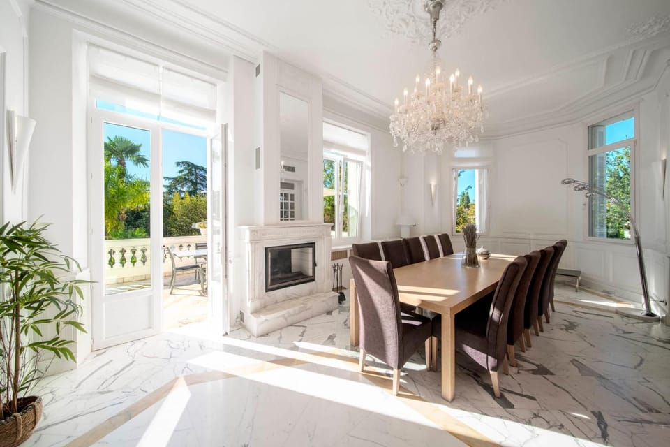 REF 1981 - Cannes Center - Particular town house for rent Villa in Cannes