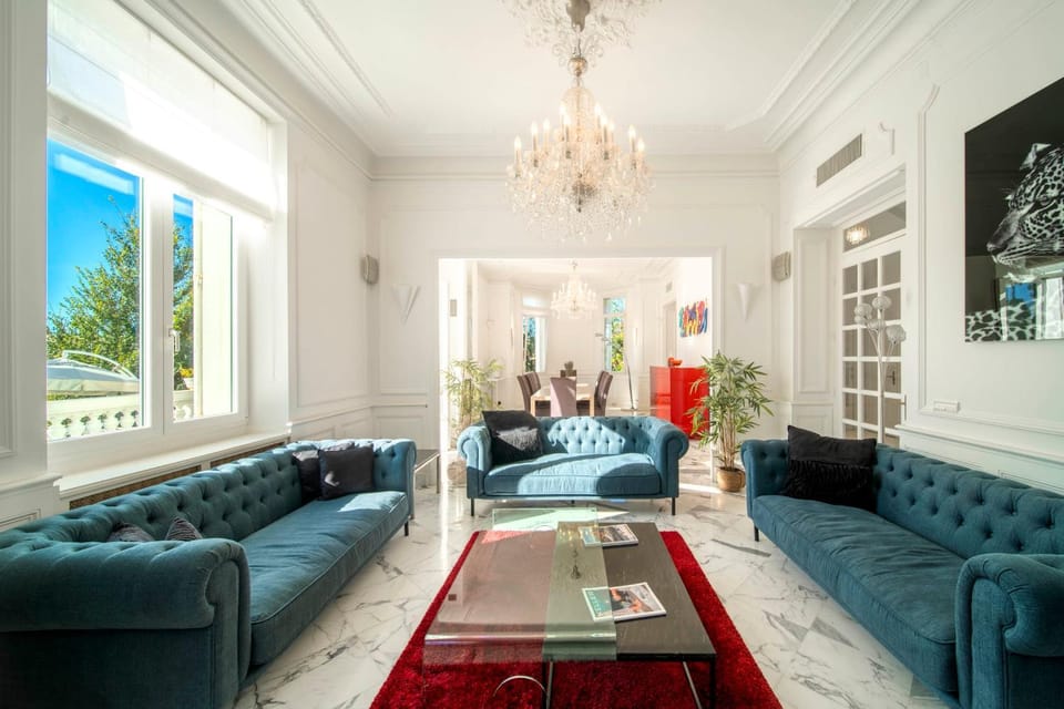 REF 1981 - Cannes Center - Particular town house for rent Villa in Cannes