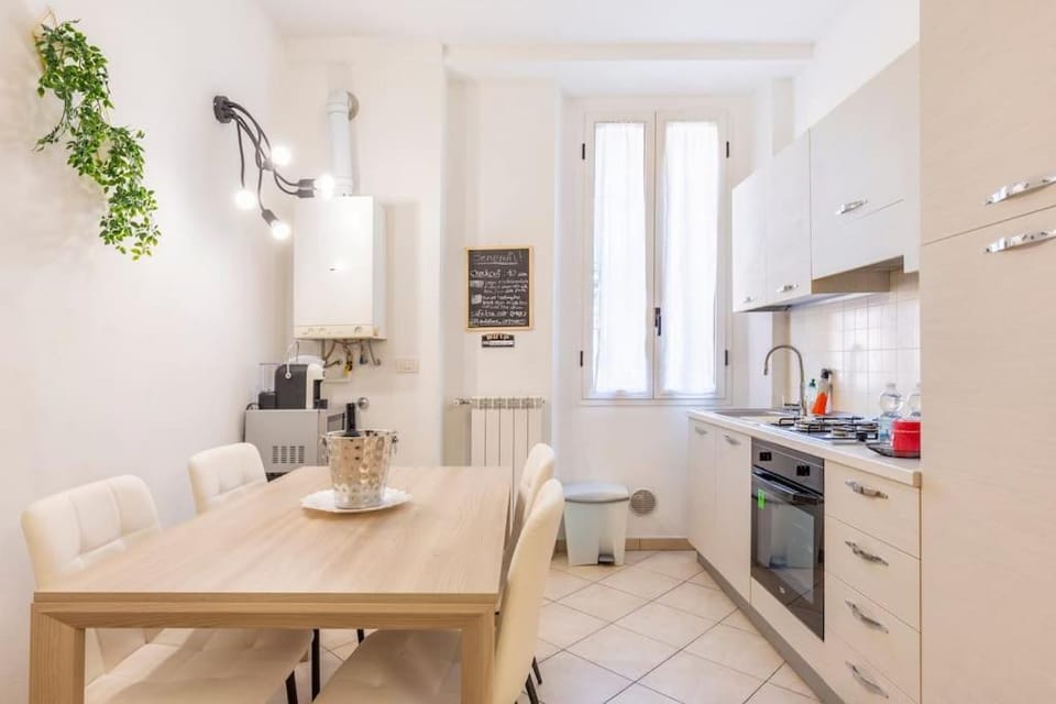 Modern apartment in Milano Centrale next to Metro M5 - Sarca 73 Apartment in Milan