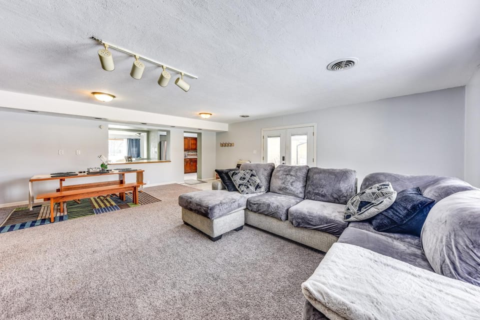 Cozy Wisconsin Escape w/ Deck, Grill & Fire Pit! House in Pleasant Prairie
