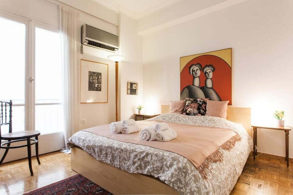 100m2 of classical beauty comfort near Syntagma Apartment in Athens