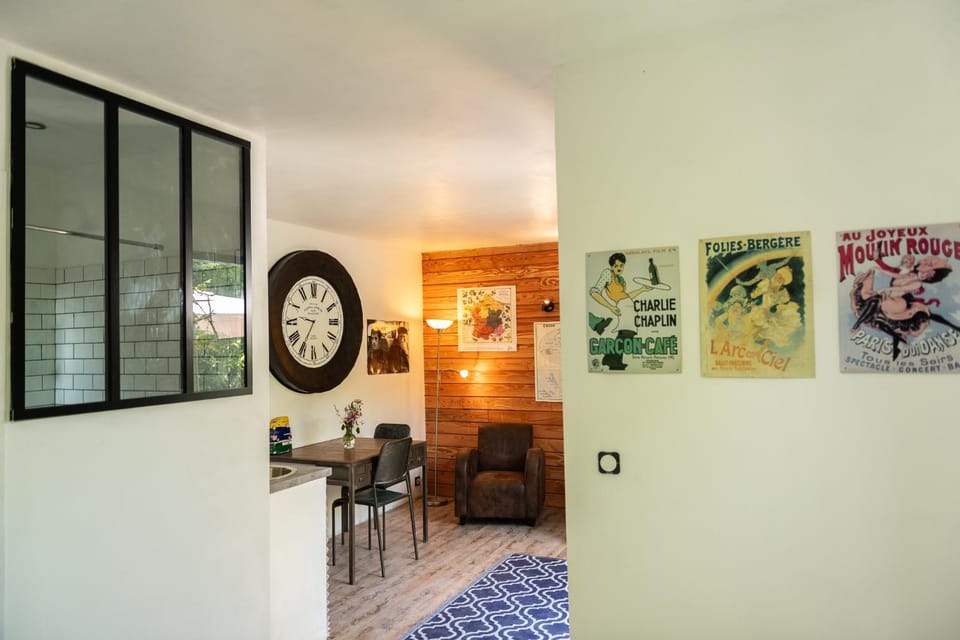 Living room, Decorative detail
