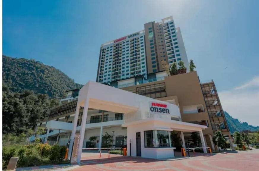 Hotspring 2 Room Suite @ Sunway Onsen with Theme Park View 4 to 6 pax Apartment in Perak