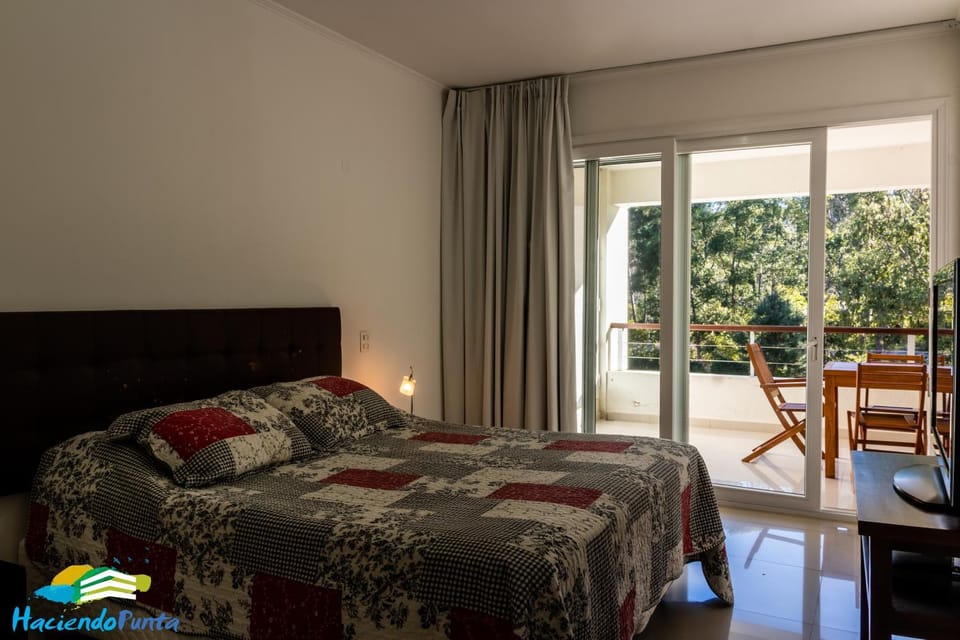 Bedroom, Garden view