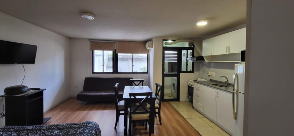 TV and multimedia, Kitchen or kitchenette, Seating area, Dining area, minibar, oven, pet friendly, stove