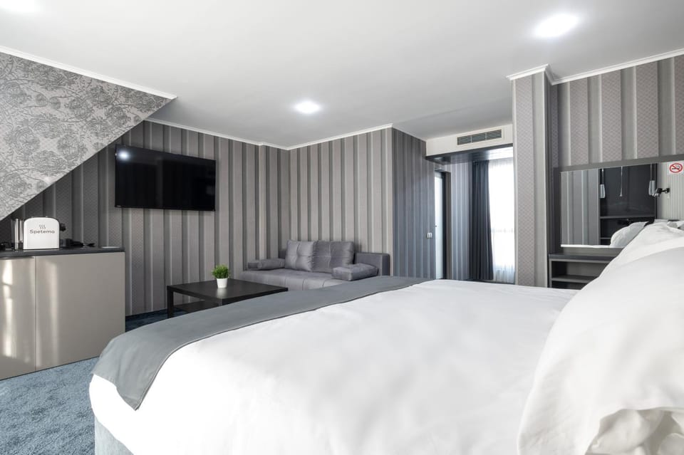 TV and multimedia, Living room, Bedroom