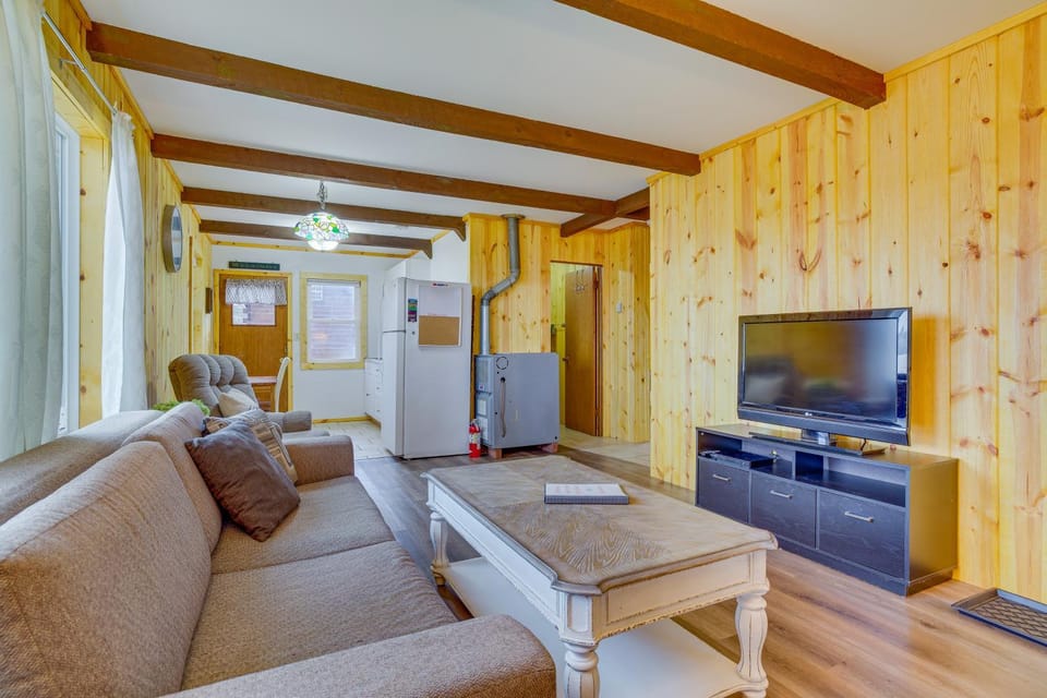 Pet-Friendly Cabin Retreat: Wisconsin River Access Cabin in Wisconsin