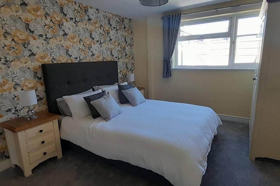 Bed, Photo of the whole room, Bedroom, furniture