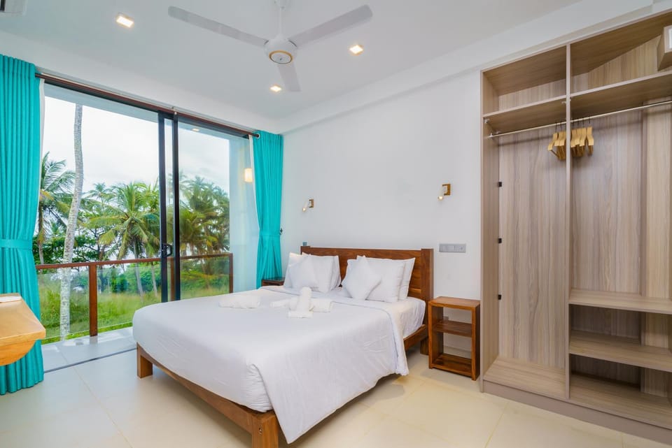 Bed, Balcony/Terrace, Bedroom, wardrobe
