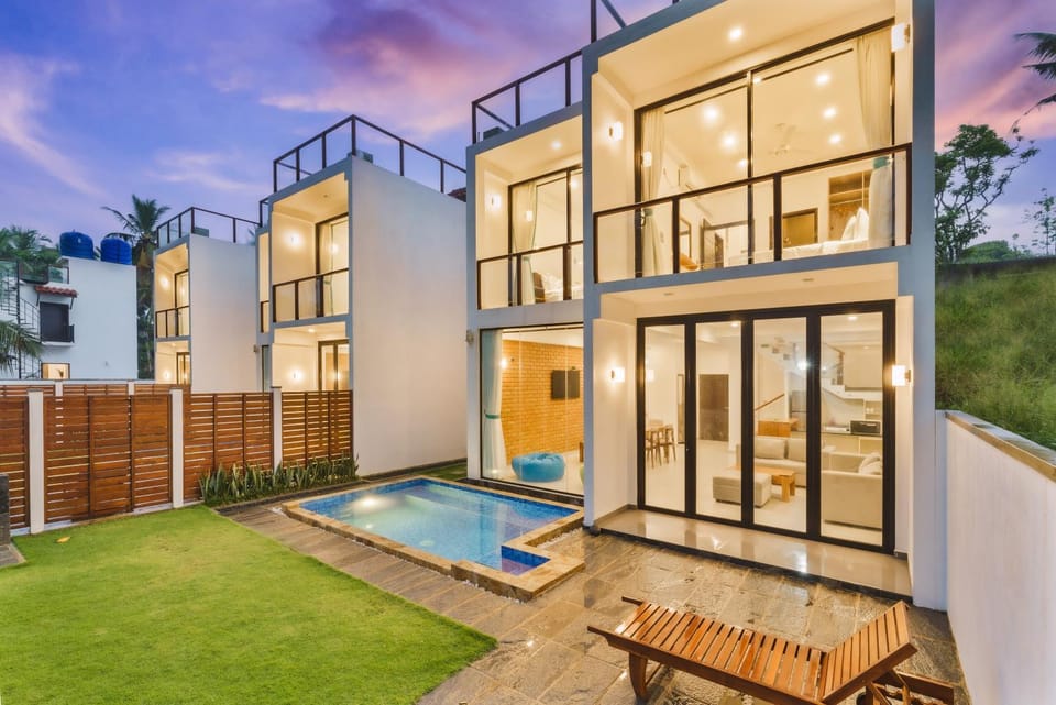 Property building, Swimming pool