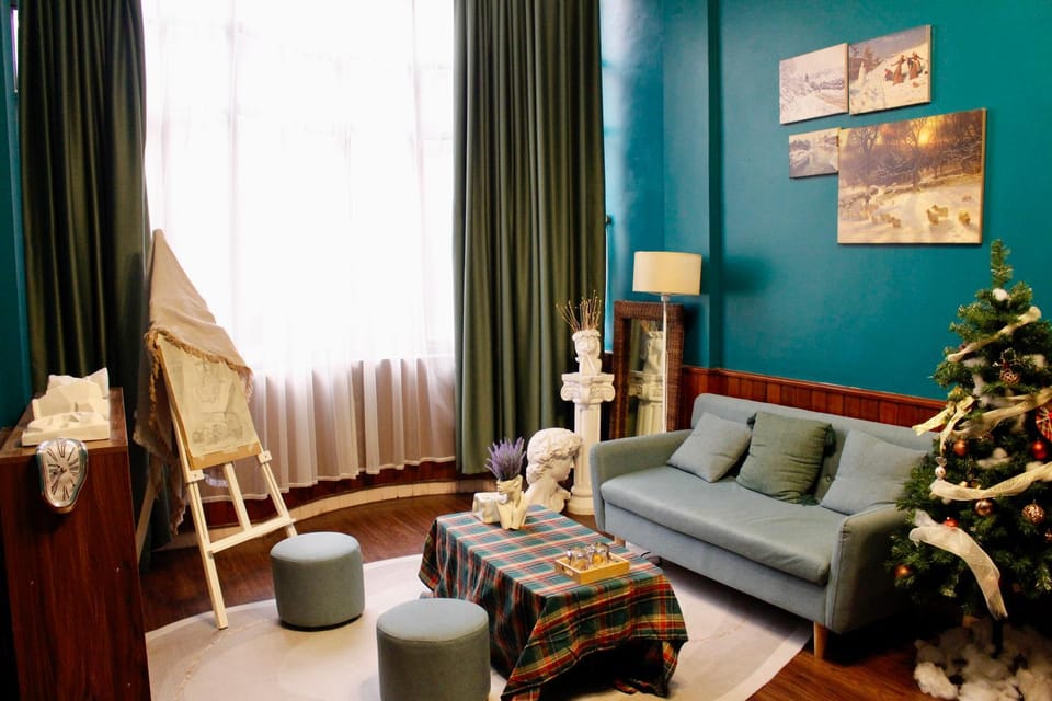Living room, Seating area