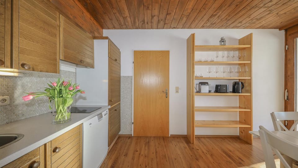 Coffee/tea facilities, Kitchen or kitchenette, toaster