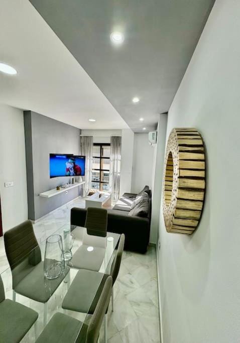 Piso céntrico y tranquilo con garaje incluido Apartment in Sanlúcar de Barrameda