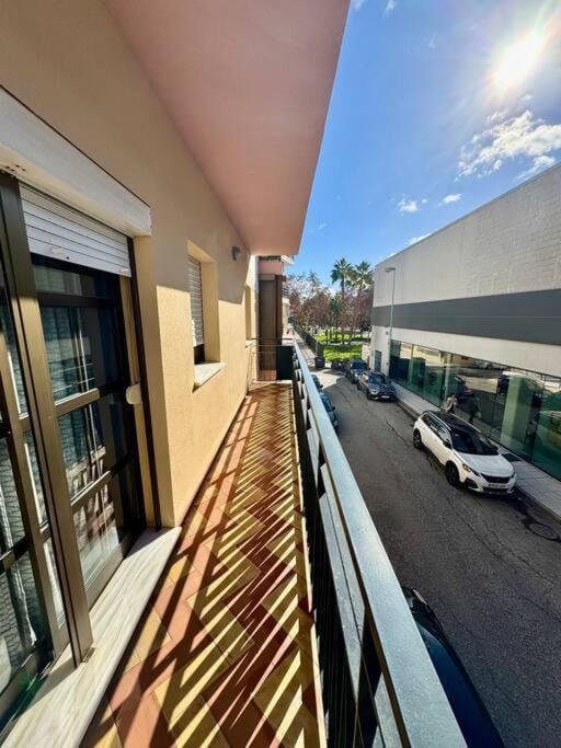 Piso céntrico y tranquilo con garaje incluido Apartment in Sanlúcar de Barrameda
