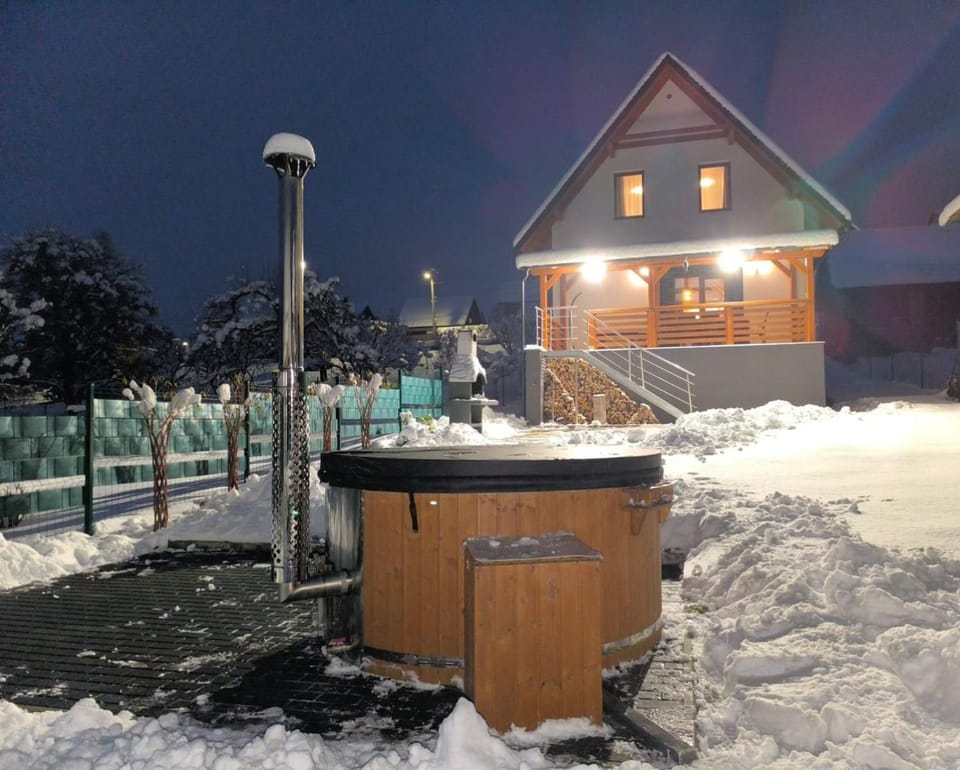 Off site, Winter, Garden, Hot Tub