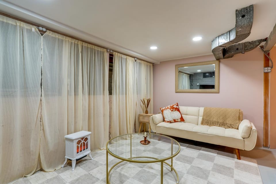 Quaint Studio with Sauna 5 Mi to Space Needle Apartment in Magnolia Seattle