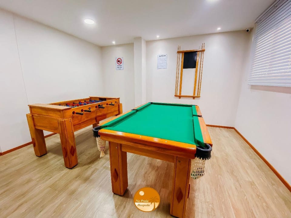 Billiard, Game Room