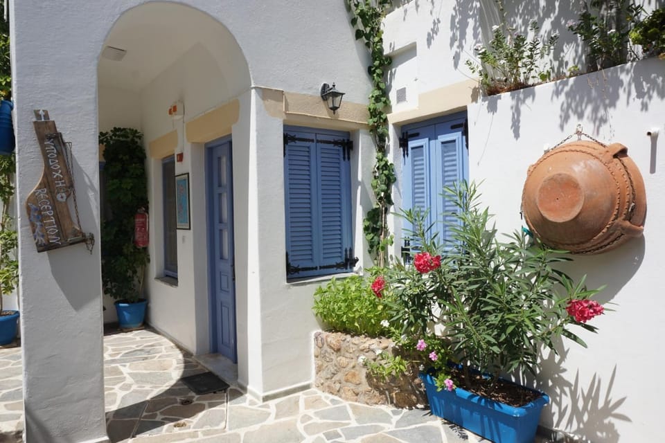 Facade/entrance, Day