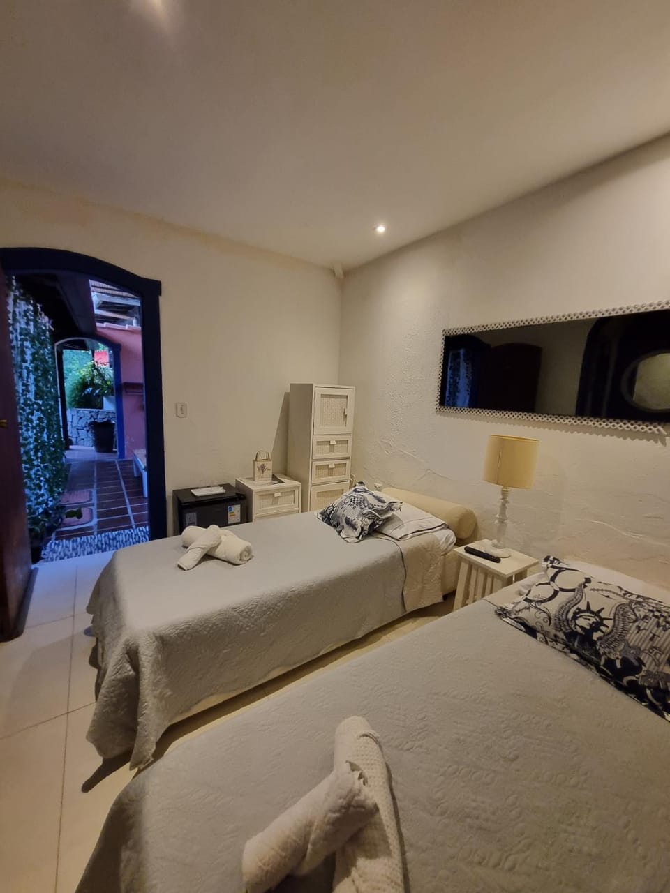 Bed, Photo of the whole room, Bedroom, Inner courtyard view, minibar, towels, wardrobe