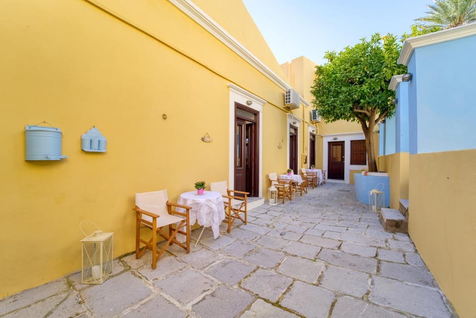 Property building, Seating area